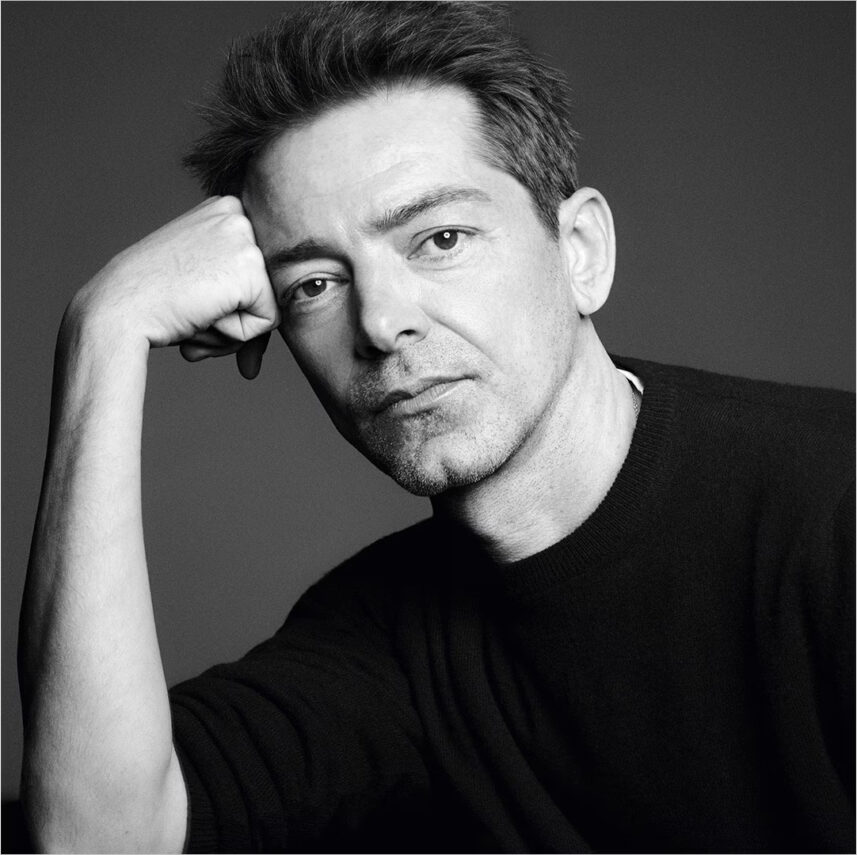 Piter-Myulye-Versace-2-e1770311570432-857x855.jpg (91 KB)